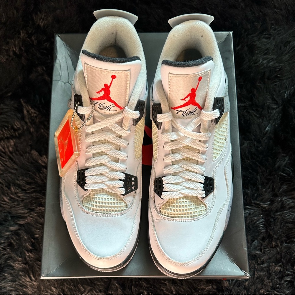 2012 Air Jordan Retro 4 ‘White Cement’ size 10.5 (men’s)